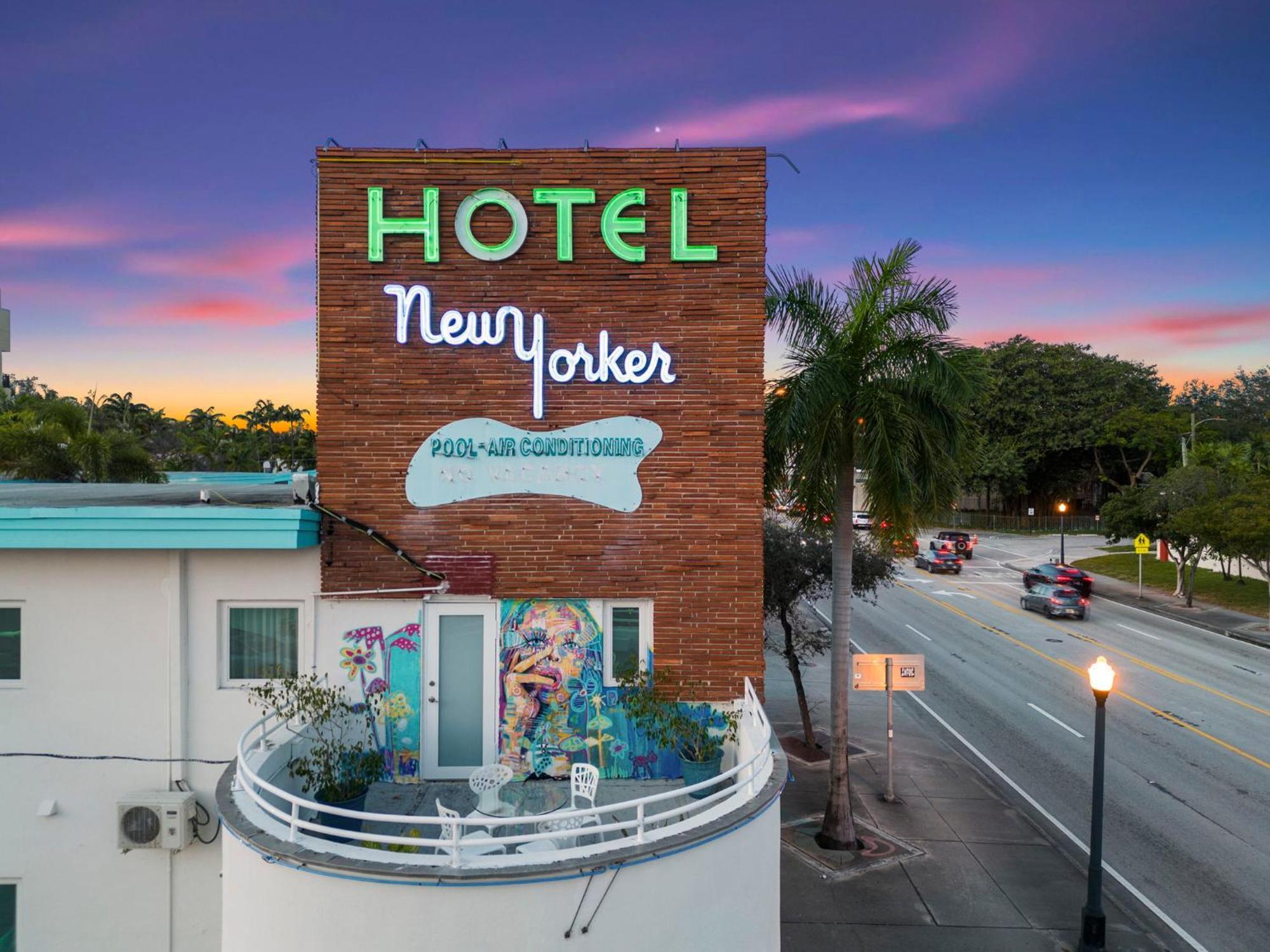 The New Yorker Hotel 마이애미 외부 사진